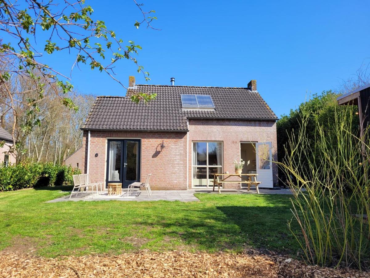 Bohemian Wellness Met Hottub & Sauna Ewijk Exterior photo
